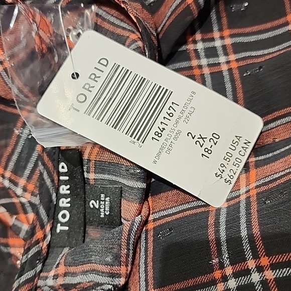 Torrid - Chiffon Lurex Ruched Sleeve Blouse in Plaid Red & Black - Picture 8 of 14